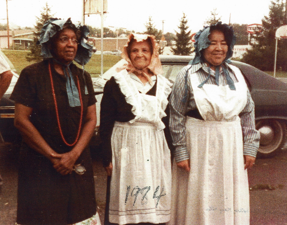 1984: Edna Stewart, Viola Spiller, Mary Spiller